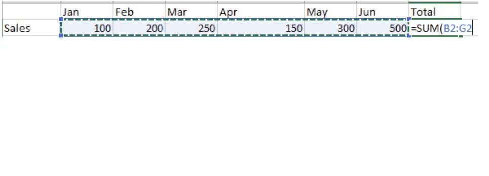Capture d'écran d'une formule Excel simple utilisant la fonction SOMME