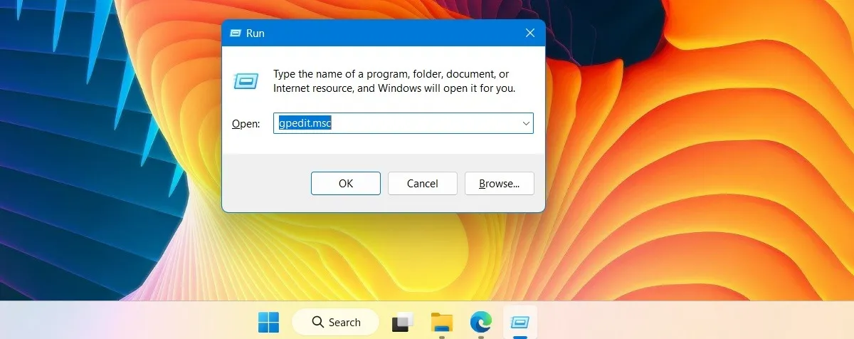 Windows のファイル名を指定して実行コマンド ボックスに Gpedit.msc と入力します。