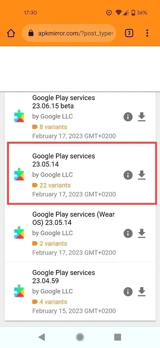 APKMirror のウェブサイト ビューで、Google Play サービスのページが表示されています。