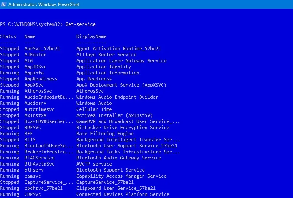 Comando get-service en la ventana de PowerShell con una lista completa de servicios.
