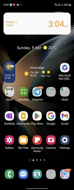 Telefono Samsung che mostra la schermata iniziale.
