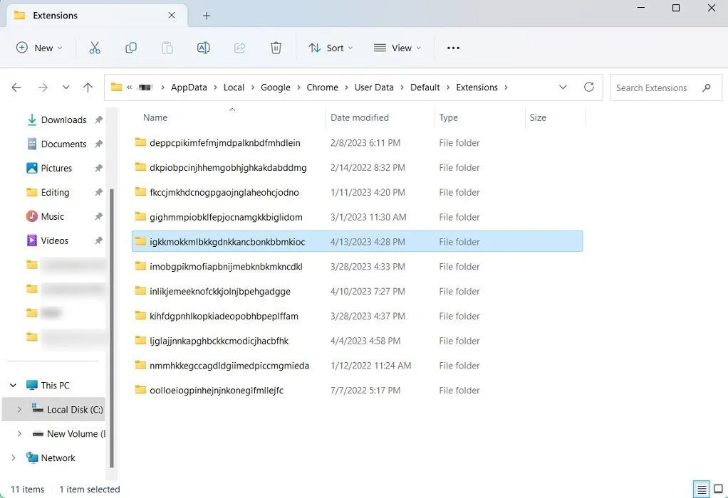 ファイル エクスプローラーに表示される、Chrome にインストールされている拡張機能のリスト。