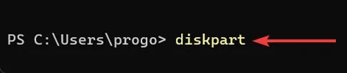 コマンド プロンプトで DiskPart を開きます。