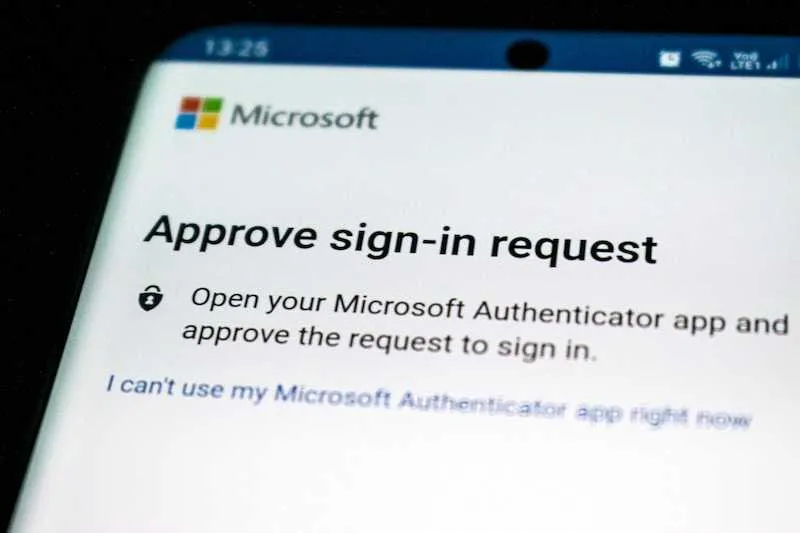 デバイス上で Microsoft Authenticator アプリが表示されない、またはポップアップする承認リクエストを修正する方法