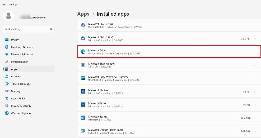 Windows 11 アプリのリストにインストールされている Microsoft Edge ブラウザー。