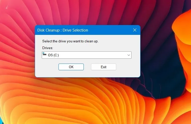 디스크 정리 드라이브에서 C 드라이브 옵션을 선택하여 정리하십시오.