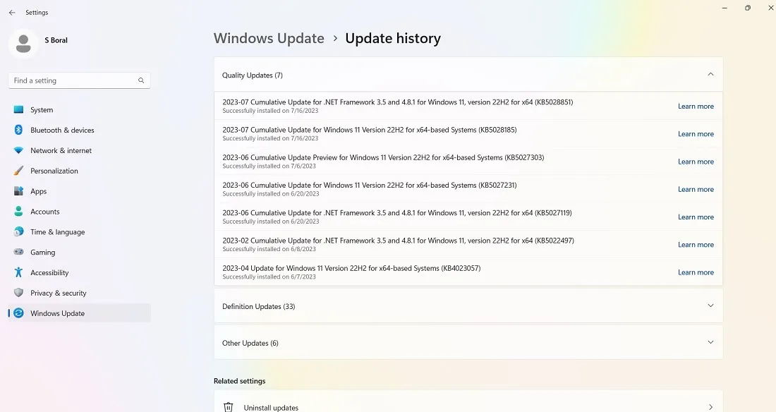 2023 年 7 月時点の Windows 11 品質更新履歴。
