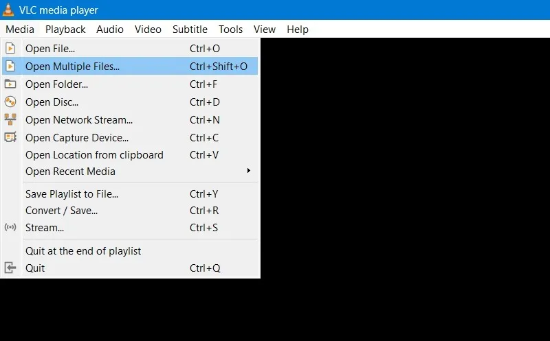 Abra vários arquivos usando o menu Mídia no VLC Media Player.
