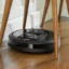 Economize $ 200 em um iRobot Roomba i7 + com descarte automático de sujeira