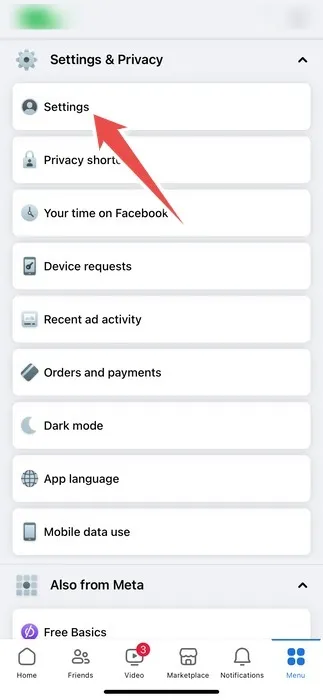 L'opzione Impostazioni nella pagina Impostazioni e privacy dell'app Facebook su Iphone