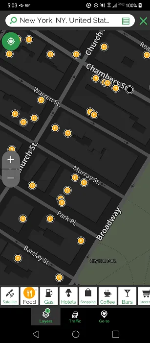 Locais de alimentação visualizados no mapa no aplicativo MapQuest.