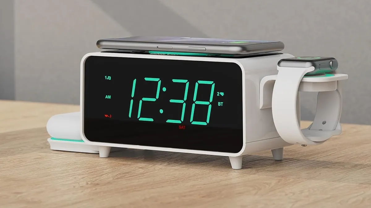 Reloj despertador Emerson Smartset que carga varios dispositivos