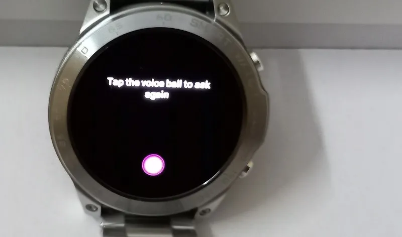 Spraakassistent in niet-verbonden toestand in een op Bluetooth gebaseerde Android-smartwatch.