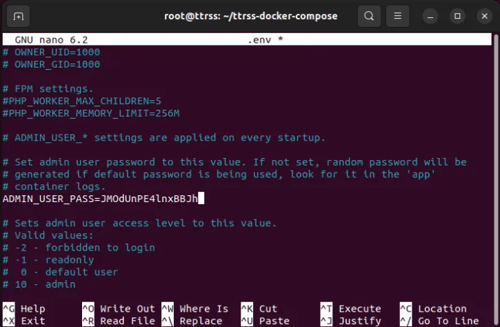 Een terminal die het veilige wachtwoord voor de Tiny Tiny RSS-beheerder toont.
