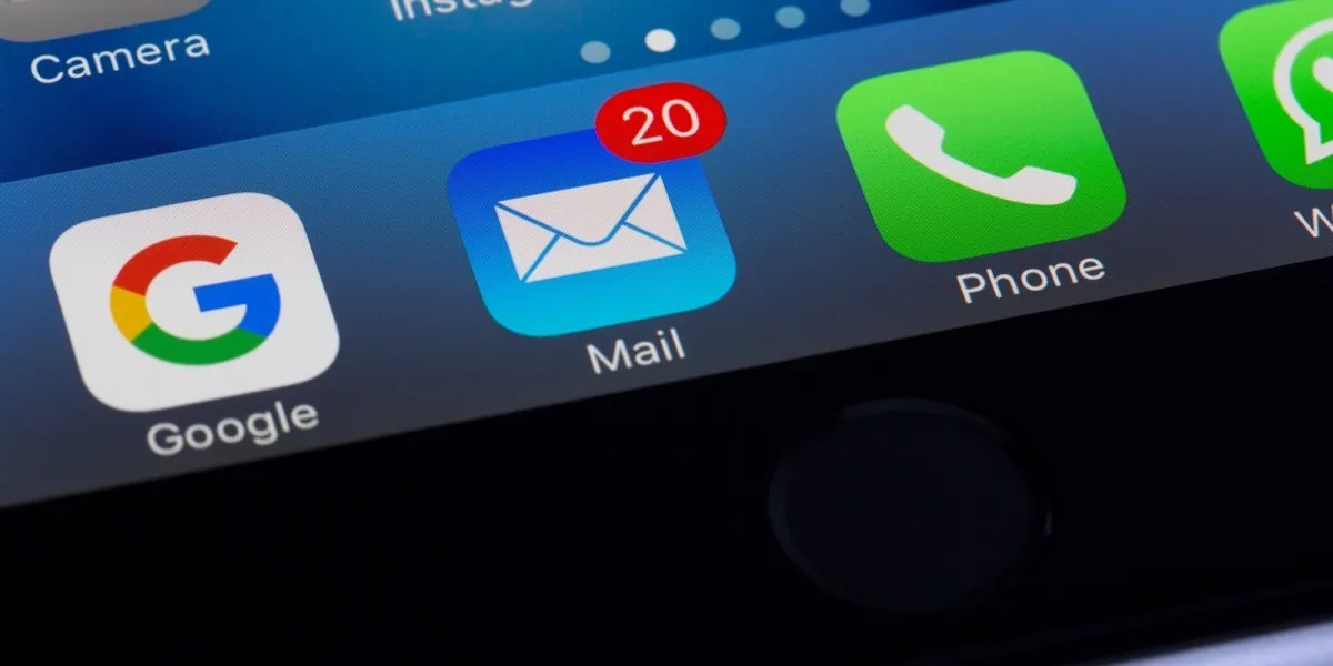 Nuova notifica e-mail per l'app e-mail iOS.
