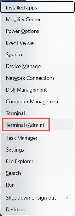 Terminal openen als beheerder via het WinX-menu.