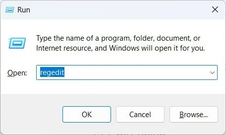Abrindo o Editor do Registro por meio do Windows Run.