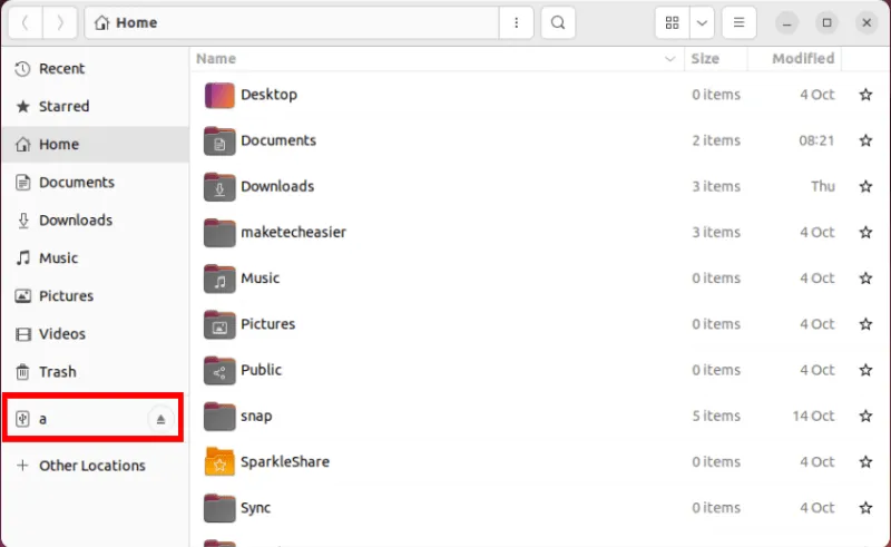 Une capture d'écran du gestionnaire de fichiers par défaut dans Ubuntu avec un surlignage sur le disque externe connecté.