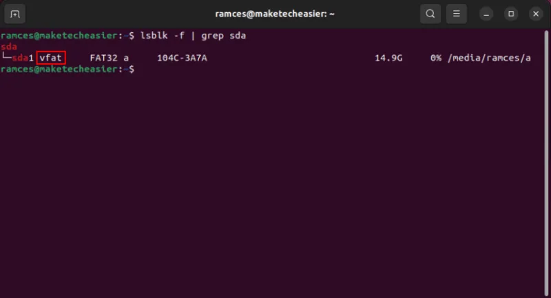 Una terminal que muestra el tipo de sistema de archivos de la partición sda1.