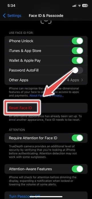 아이폰의 얼굴 ID 및 비밀번호 설정에 있는 얼굴 ID 재설정 옵션