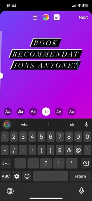 Hinzufügen von Text zu einer Instagram-Story mit Hintergrund mit Farbverlauf.