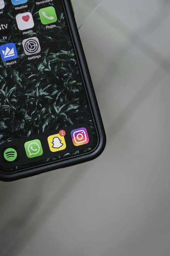 Tipps zur Behebung von Snapchat-Fehlern mit schwarzem Bildschirm und Text auf dem iPhone