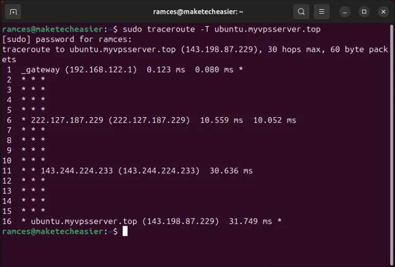 Un terminale che mostra un traceroute in cui il programma utilizza il pacchetto TCP SYN anziché UDP.