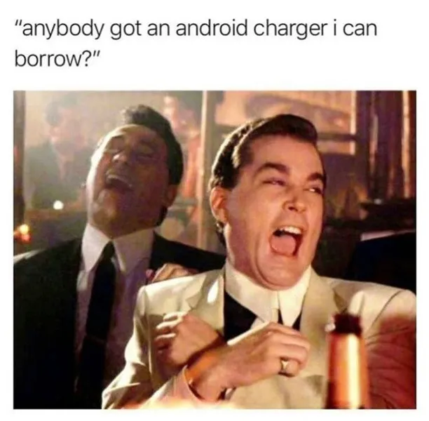 Mème soulignant que vous pouvez utiliser pratiquement n'importe quel câble USB pour charger votre appareil Android.