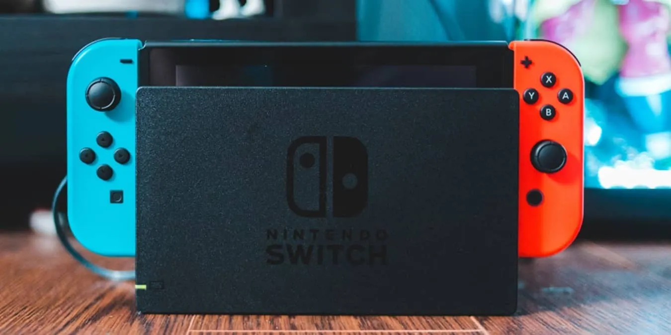 Nintendo Switch no dock pronto para experimentar os melhores aplicativos do Nintendo Switch.