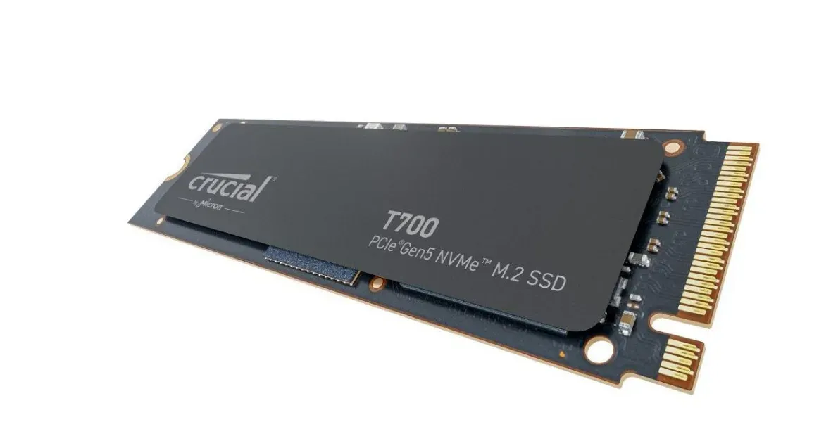 Vista lateral do SSD Crucial T700