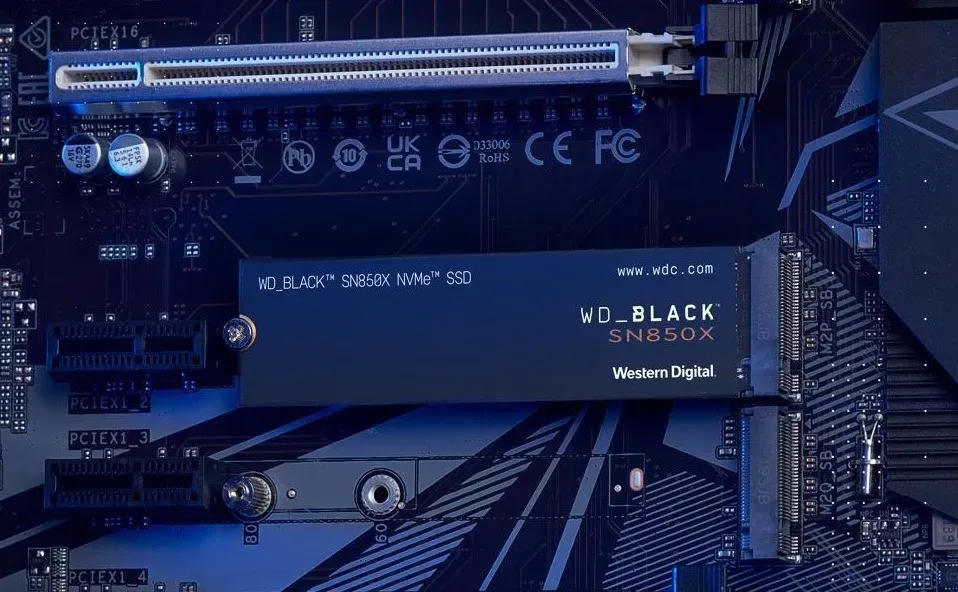 WD Black SN850X SSD op een moederbord