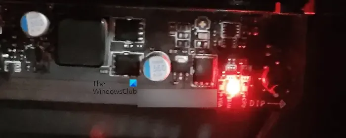 マザーボード上の DRAM Q-LED
