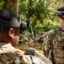 Fone de ouvido Microsoft HoloLens detectado em uso por militares chineses, apesar da proibição de exportação