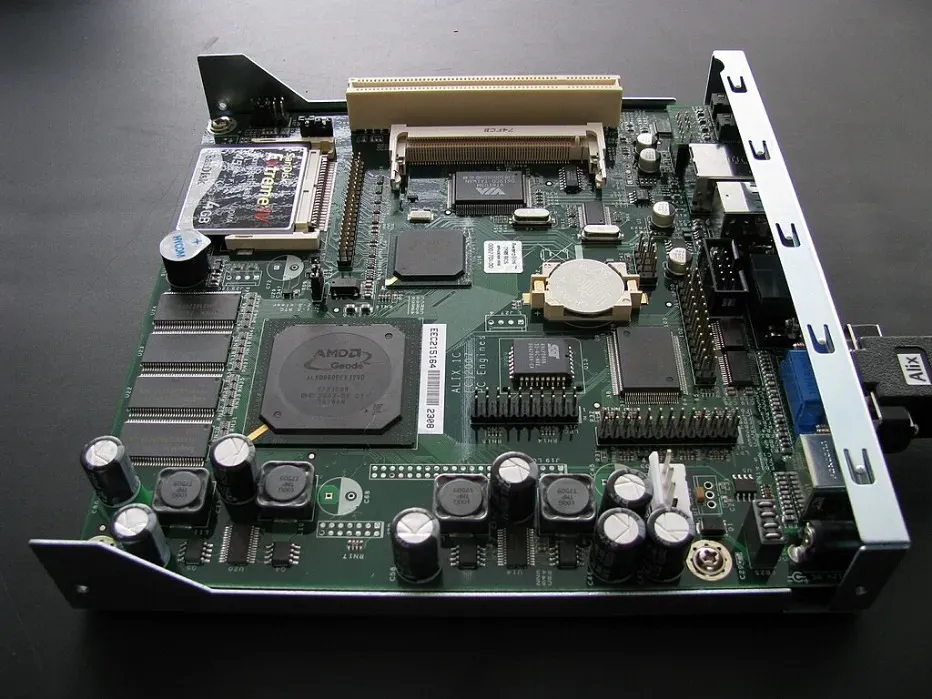 Mini ITX マザーボードの拡大図