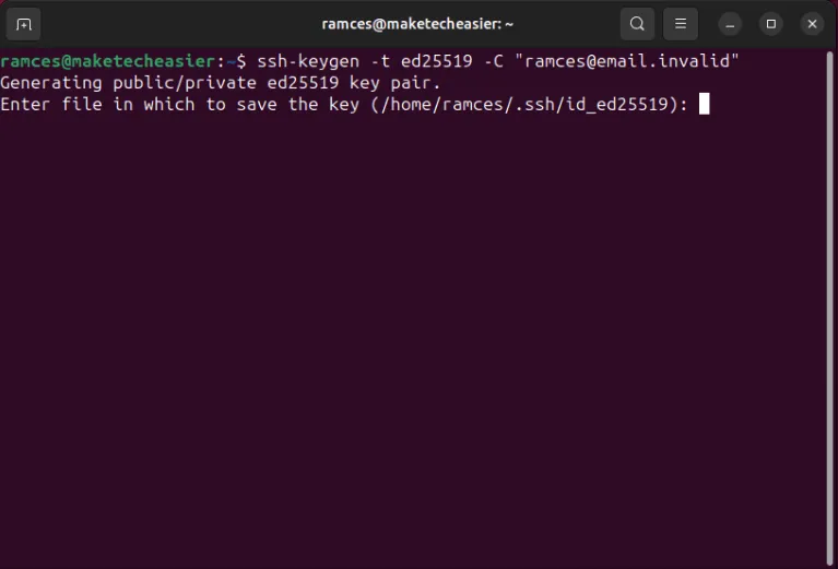 Een terminal die de prompt voor de bestandslocatie voor een nieuwe SSH-sleutel toont.