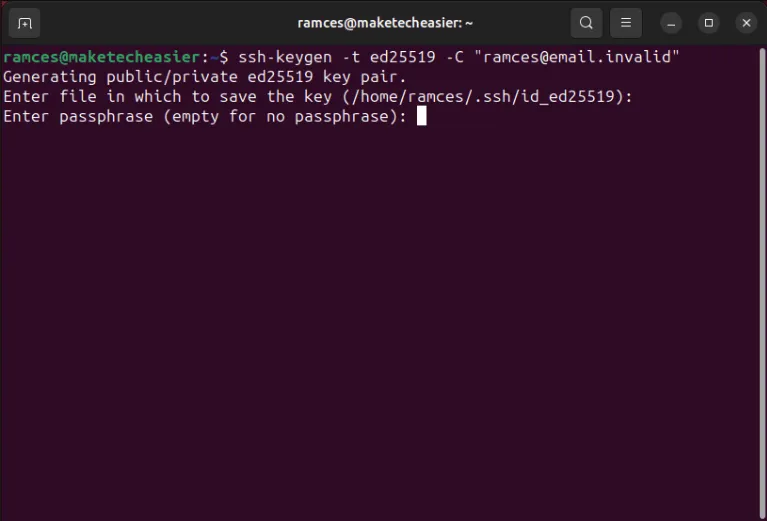 Un terminal que muestra la solicitud de contraseña para una nueva clave SSH.