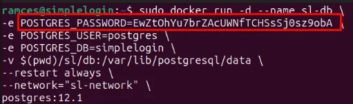 Un terminale che evidenzia la password Postgres casuale per l'istanza SimpleLogin.