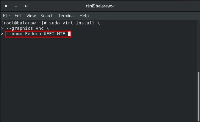 virt-install の名前フラグ値がハイライト表示された端末。