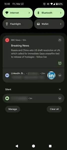 Cajón de notificaciones que muestra los detalles de las notificaciones en el teléfono Android.