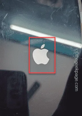 le logo Apple apparaît min e1714066589596