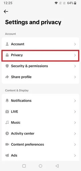 Selezionando Privacy nel menu Impostazioni dell'app TikTok.