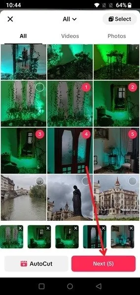 TikTok 앱에서 슬라이드쇼를 만들기 위해 갤러리에서 이미지를 선택합니다.