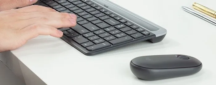 Combinação de teclado e mouse sem fio fino Logitech Mk470
