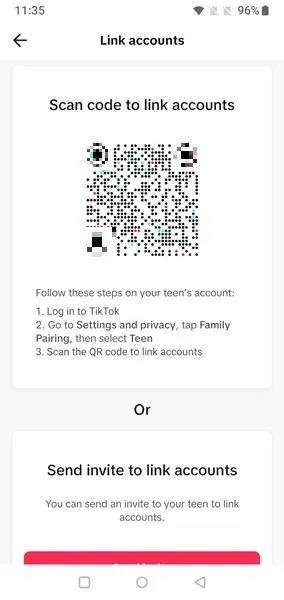 Opções para convidar contas infantis no aplicativo TikTok.