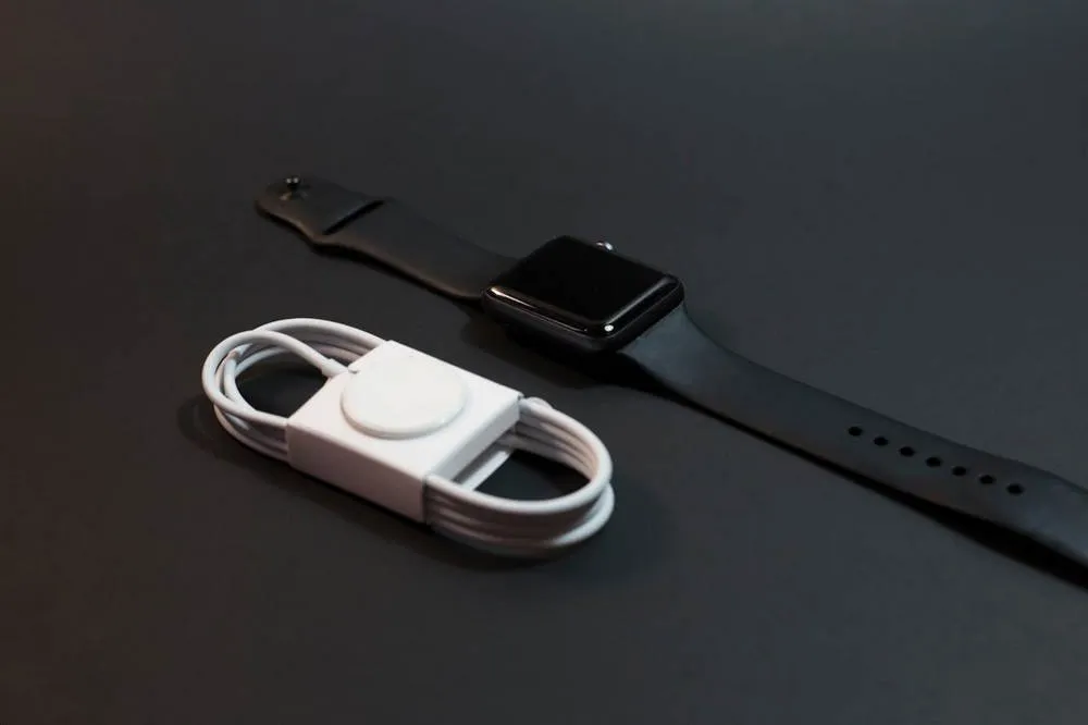 Smartwatch con caricabatterie