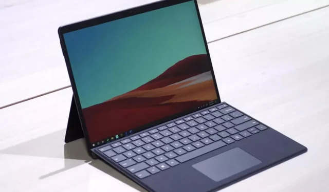 Surface Pro 10 OLED met Snapdragon X Plus, 10 cores, 16GB RAM gespot