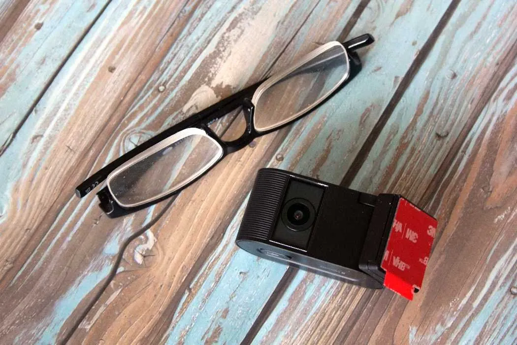 Viofo Vs1 Tiny 2k Cam et lunettes