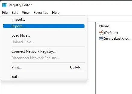 Il menu File nell'editor del registro di Windows.
