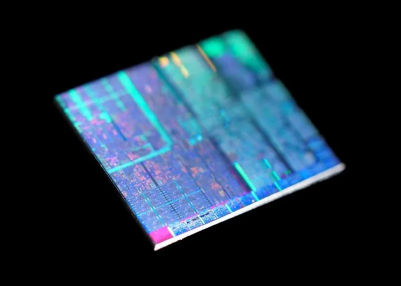 Primo piano della CPU Intel con architettura a 14 nm