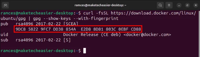 Un terminal que resalta la huella digital de la clave de firma Docker CE.